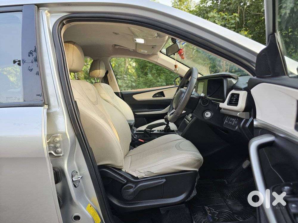 Mahindra Xuv700 2.2 Mx Diesel Mt 5 Str, 2022, Diesel