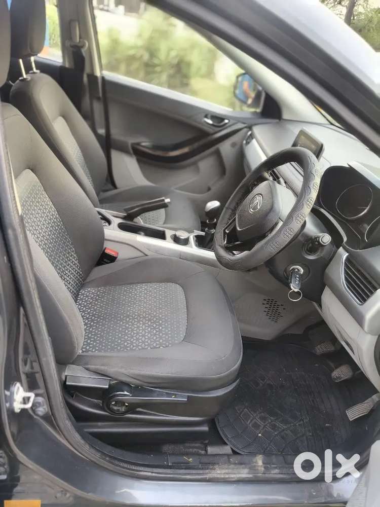 Tata Nexon, Xz 2019 ,petrol Showroom Condition 81000km