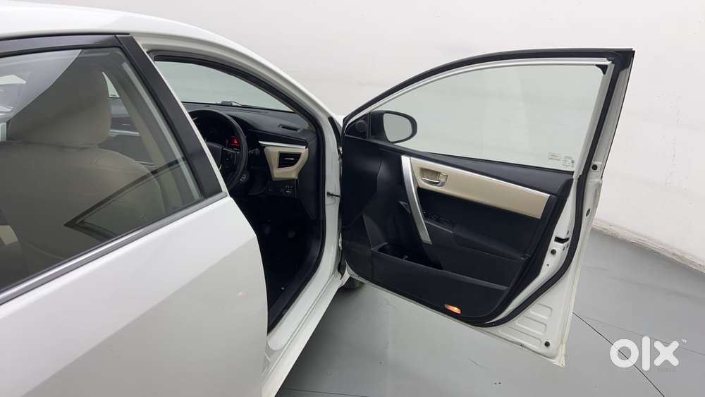 Toyota Corolla Altis 1.8 G, 2016, Petrol