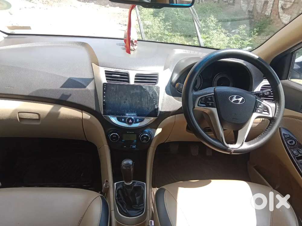 Hyundai Verna 2011
