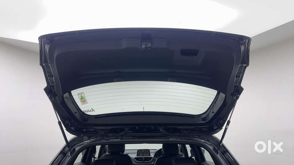 Tata Altroz 1.2 Xza Plus Dark Edition Dct, 2022, Petrol