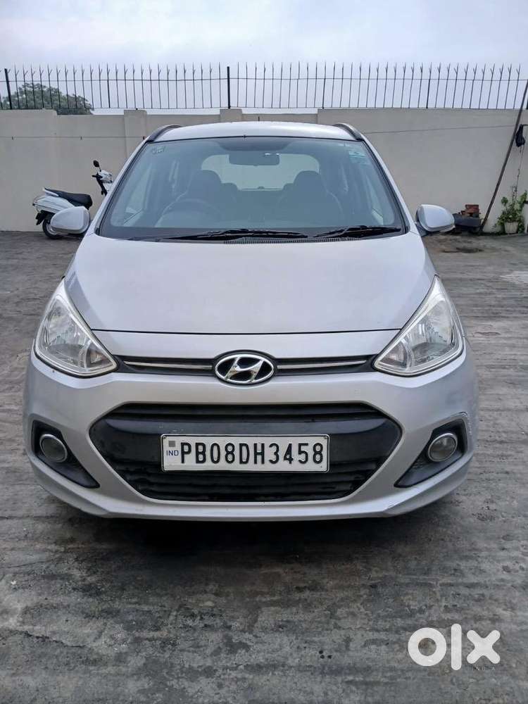 Hyundai Grand I10 2016 Diesel 82000 Km Driven