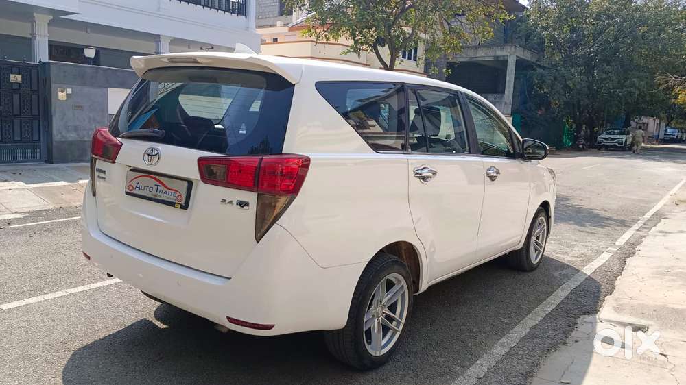 Toyota Innova Crysta 2.4 V, 2017, Diesel