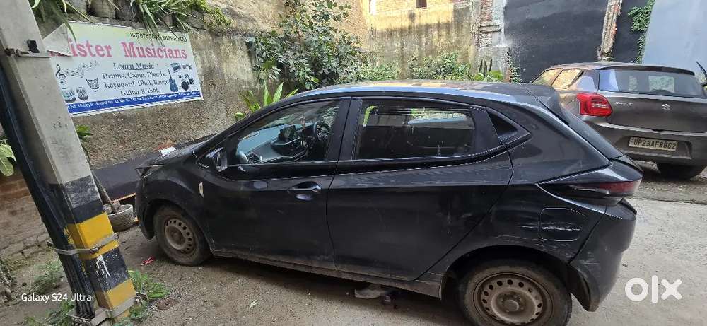 Tata Altroz 1.2 Xe 2020 Petrol Manual
