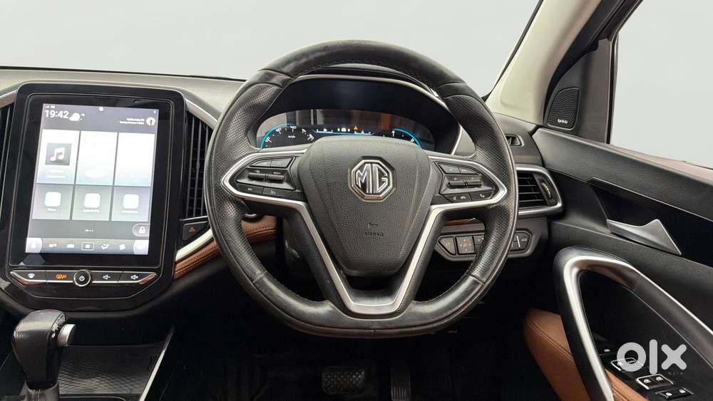 Mg Hector Plus Sharp Pro 1.5 Turbo Petrol Cvt 6 Str Dual Tone, 2021,..