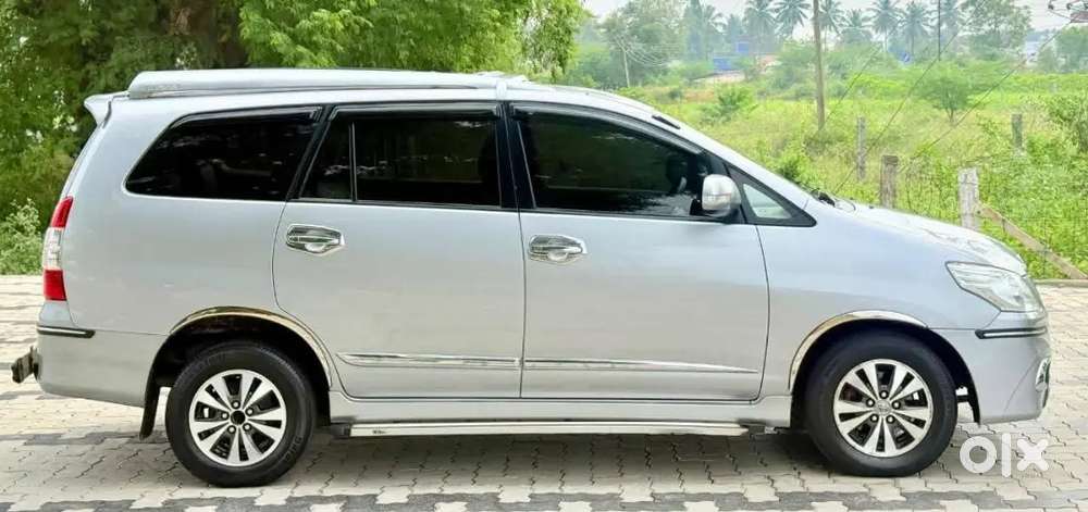 Toyota Innova 2015