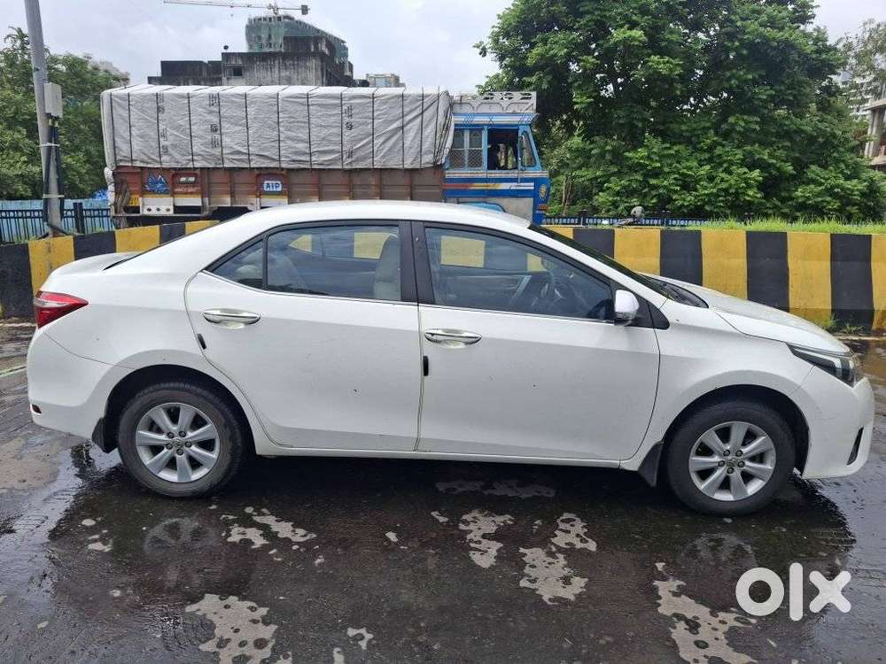 Toyota Corolla Altis G At, 2015, Petrol