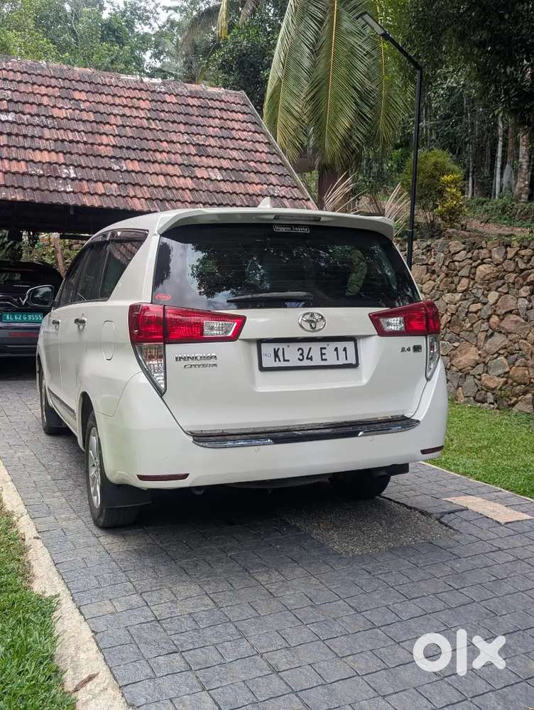 Toyota Innova Crysta 2.4 Z 2016 Diesel Mt