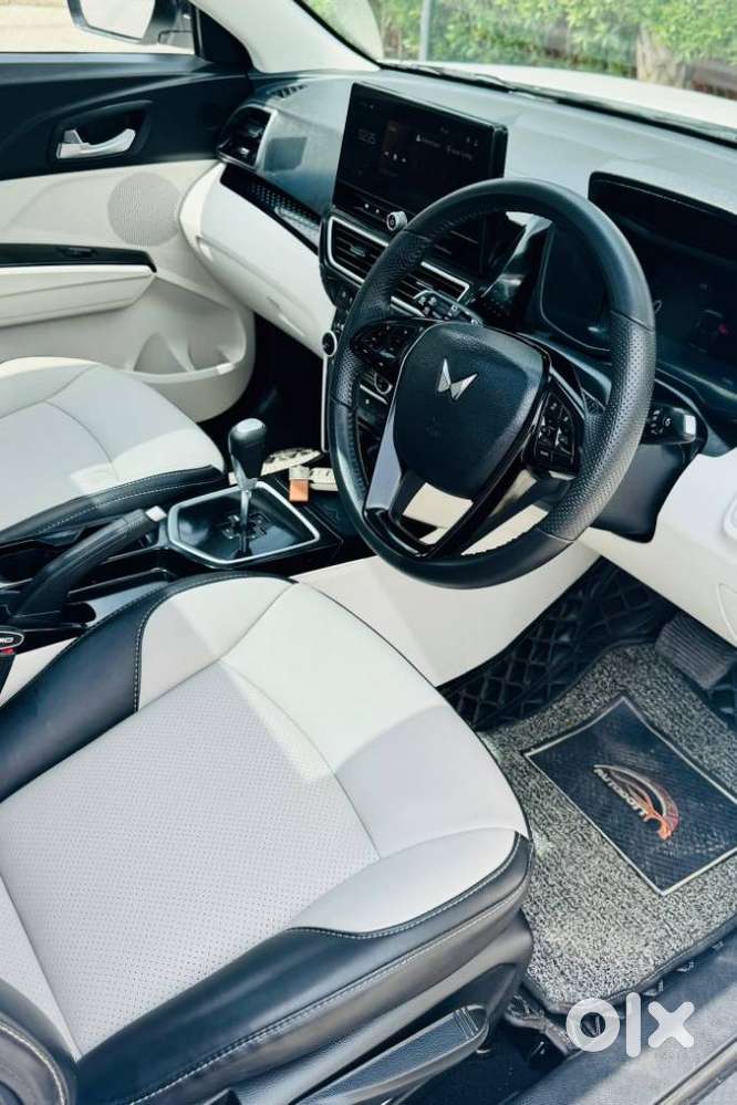 Mahindra Xuv 3xo Ax5 1.5 Diesel Autoshift Plus, 2025, Diesel