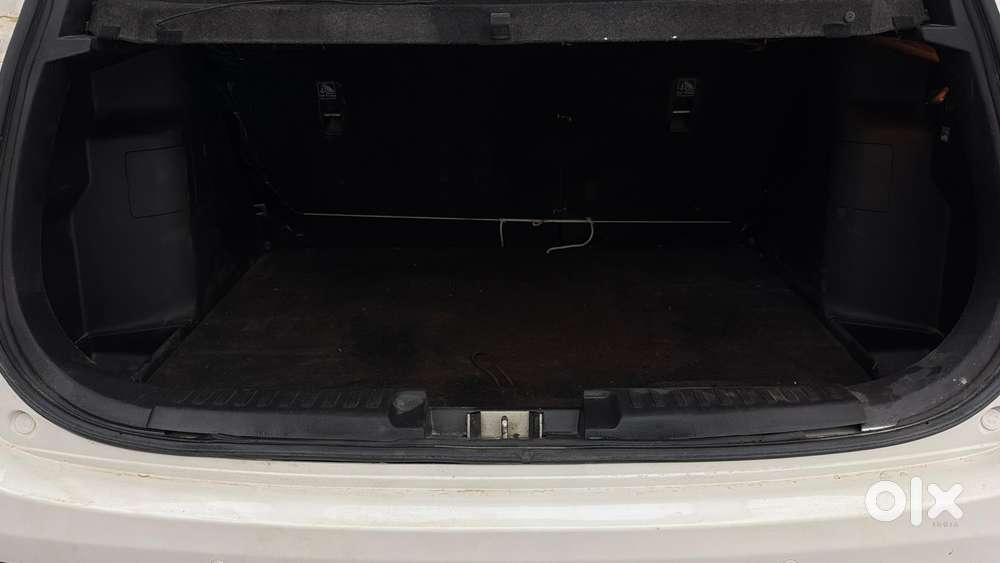 Maruti Suzuki Vitara Brezza 1.5 Zxi Plus At, 2022, Petrol