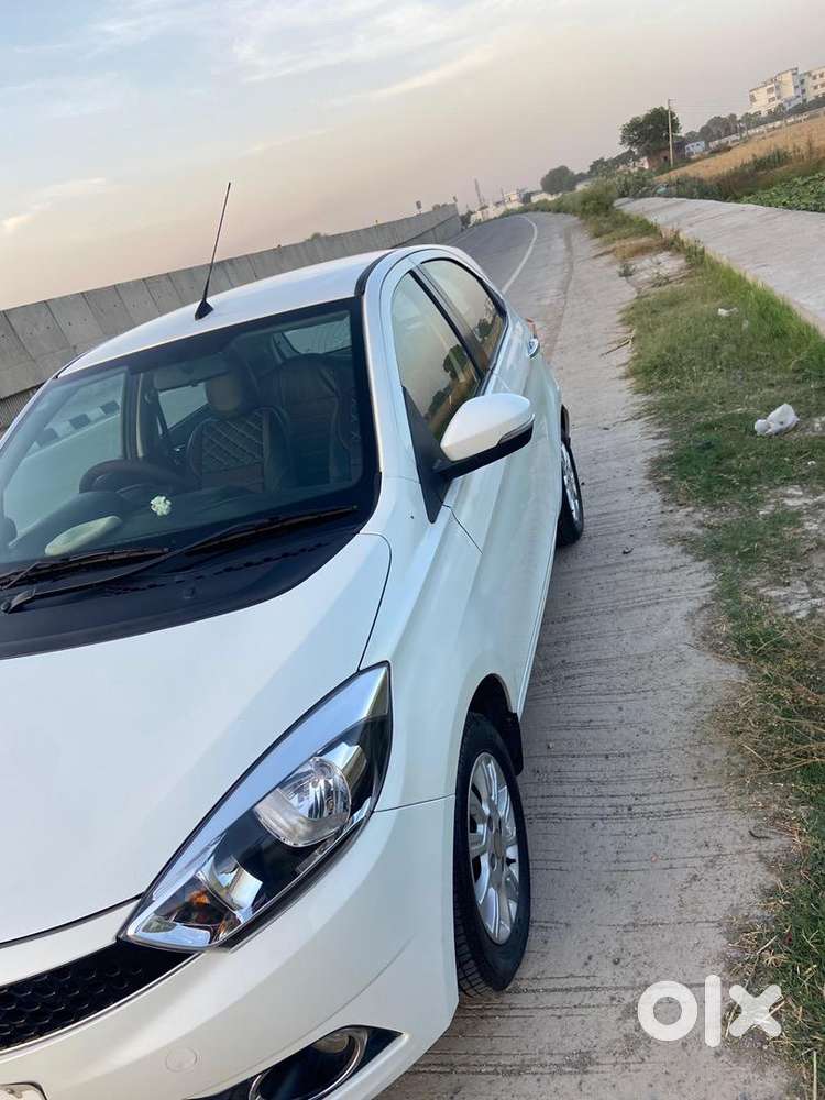 Excellent Condition , Skrecth Less