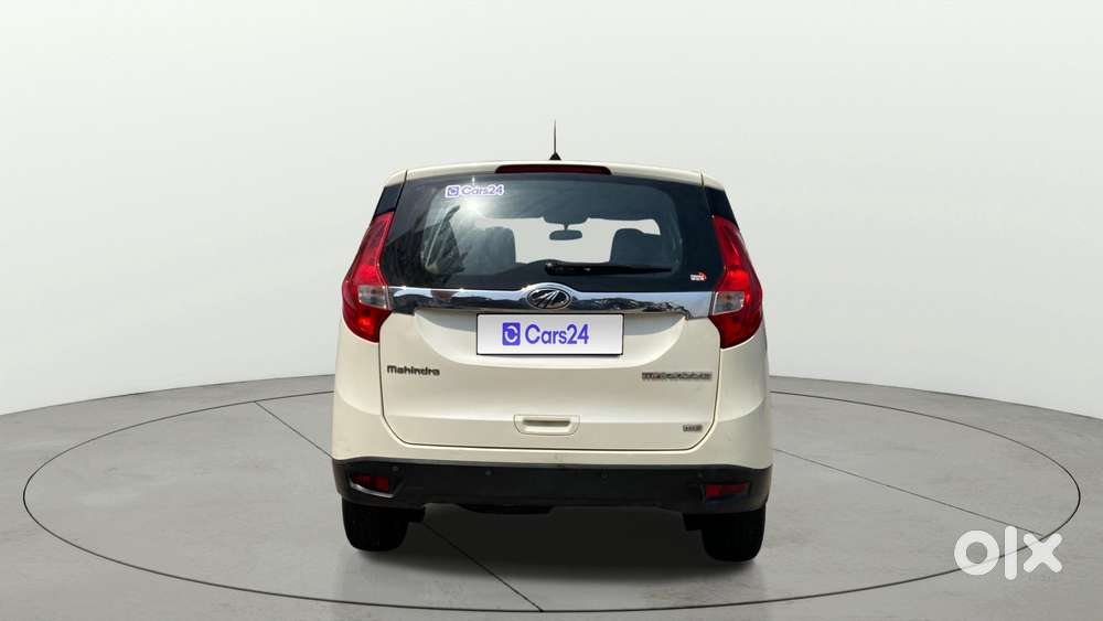 Mahindra Marazzo M8, 2018, Diesel