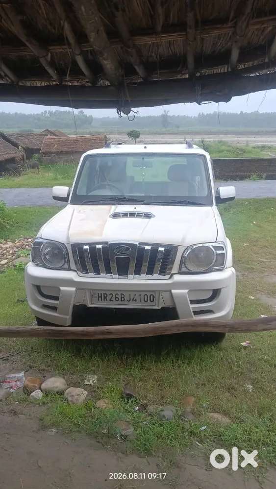 Mahindra Scorpio 2011 पेट्रोल मैन्युअल