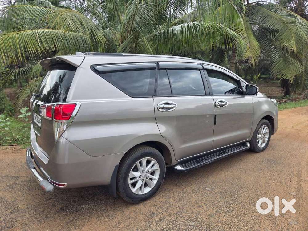 Toyota Innova Crysta [2020-ongoing] 2.7 Gx Mt 8 Str, 2024, Diesel