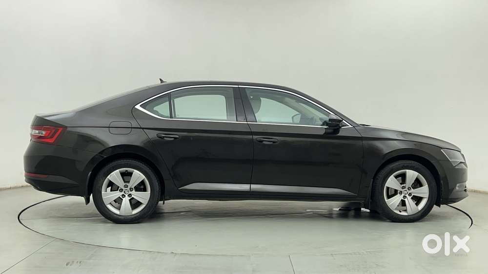 Skoda Superb [2014-2016] 1.8 Style Tsi At, 2018, Petrol