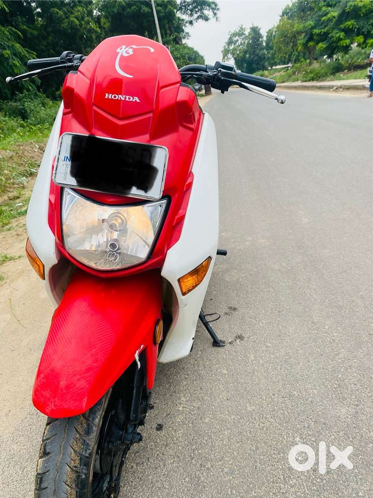 Two Wheeler Cliq Scooty Price On Road Honda Cliq In Excellent