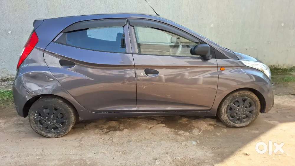 Hyundai Eon Magna + 2018 Petrol Manual
