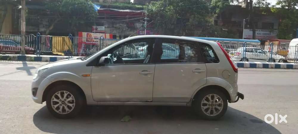 Ford Figo Petrol Titanium, 2014, Petrol