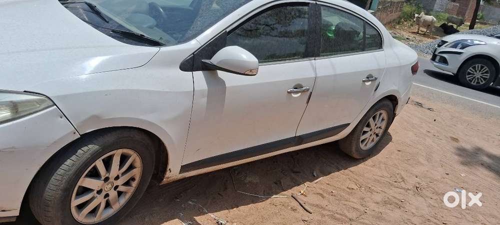 Renault Fluence Diesel 2013 , Accelent Condition,  Untouched Engine2