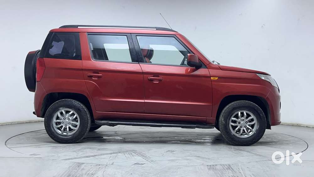 Mahindra Tuv 300 Mhawk100 T8 Dual Tone, 2016, Diesel