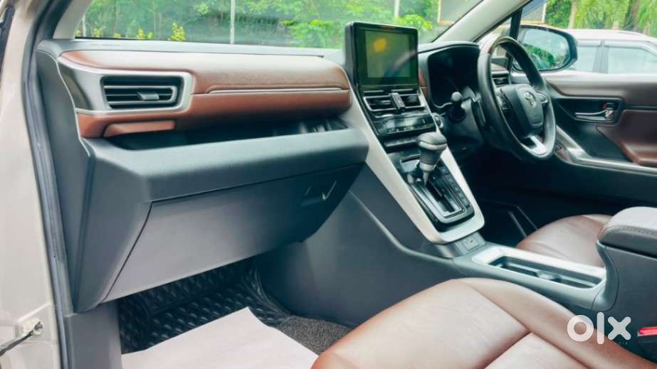 Toyota Innova Hycross 2.0 Vx Hybrid 7 Str, 2023, Cng & Hybrids
