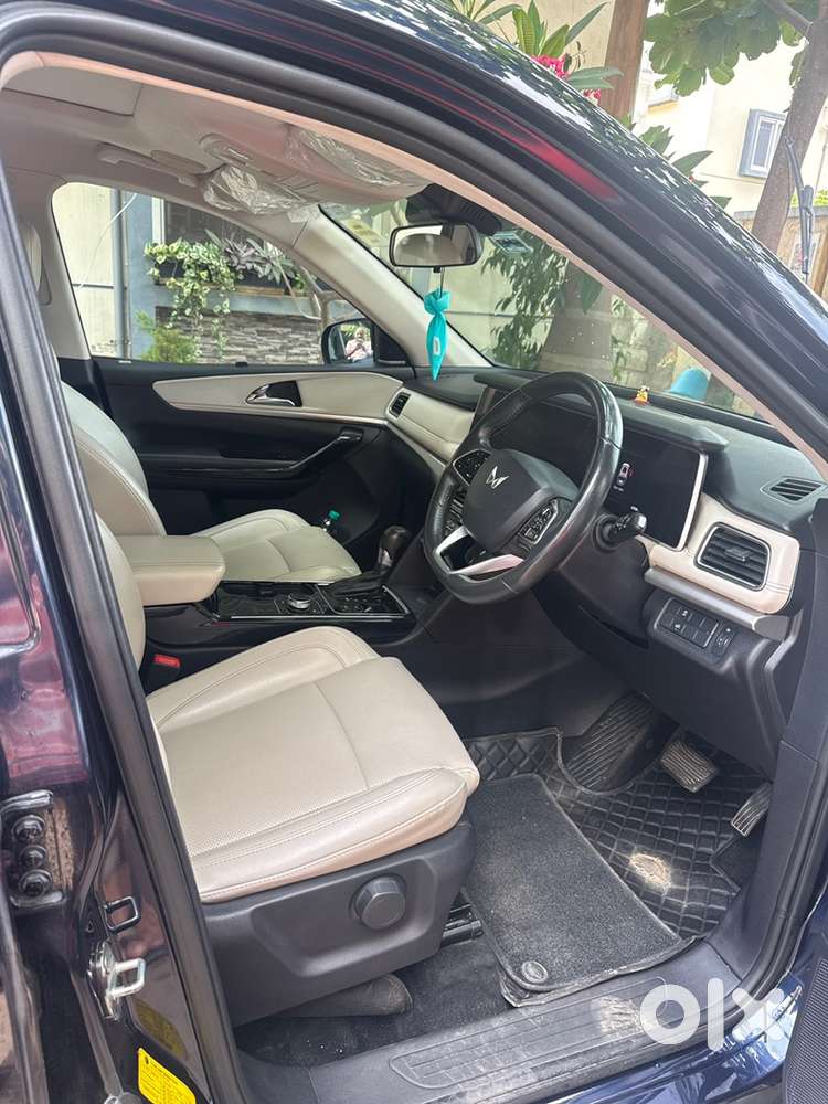 Mahindra Xuv700 2022 Petrol Automatic