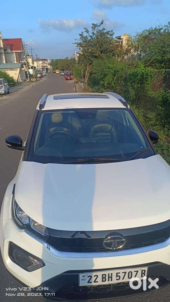 Tata Nexon Petrol Manual Sunroof 2022