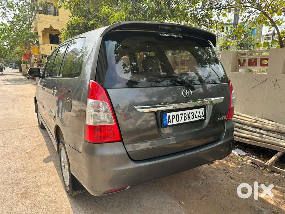 Toyota Innova 2012 Diesel Well Maintained