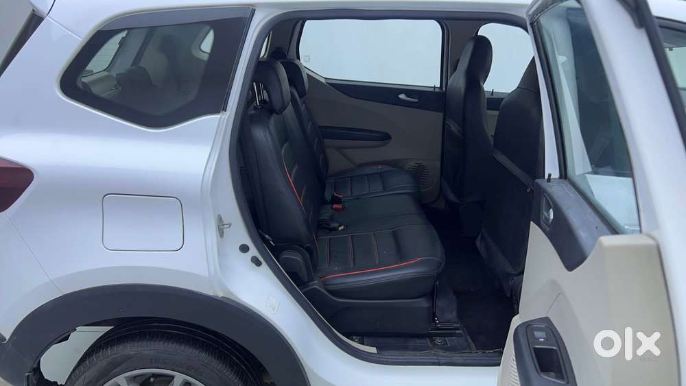 Renault Triber Rxz Easy-r Amt, 2023, Petrol