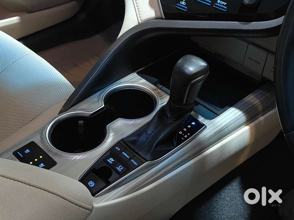 Toyota Camry Hybrid, 2020, Petrol