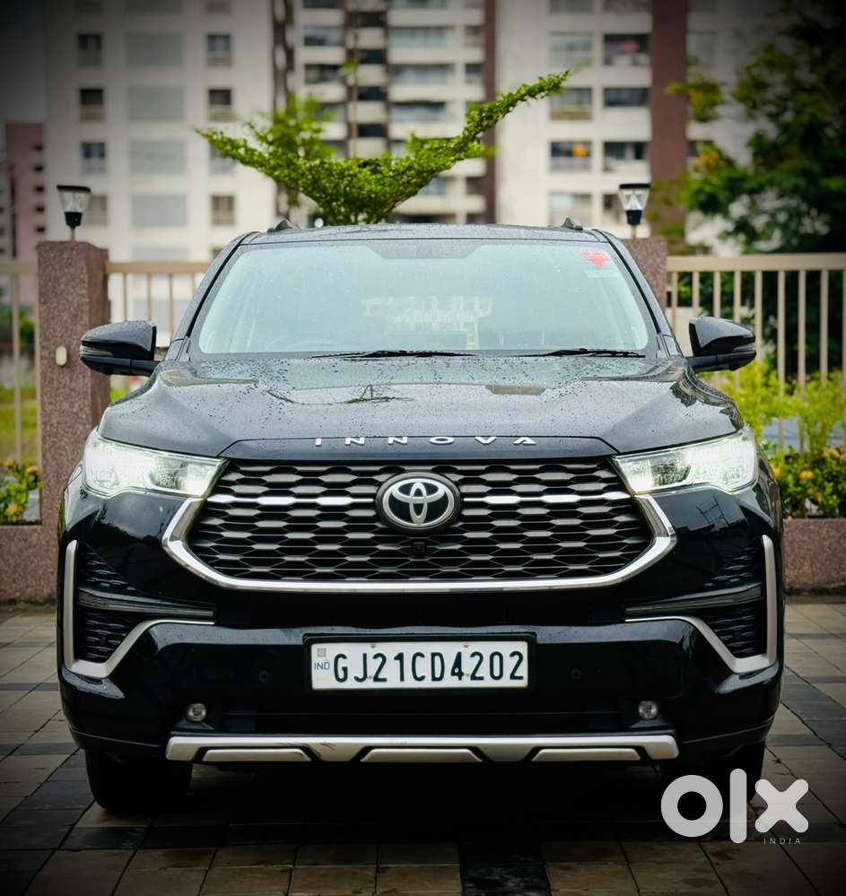 Toyota Innova Hycross 2.0 Zx Hybrid 7 Str, 2023, Petrol