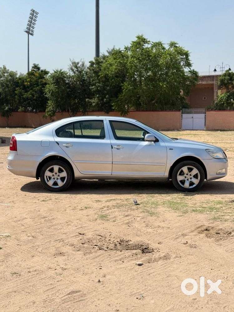 Skoda Laura 1.9 Tdi Mt Ambiente, 2010, Diesel