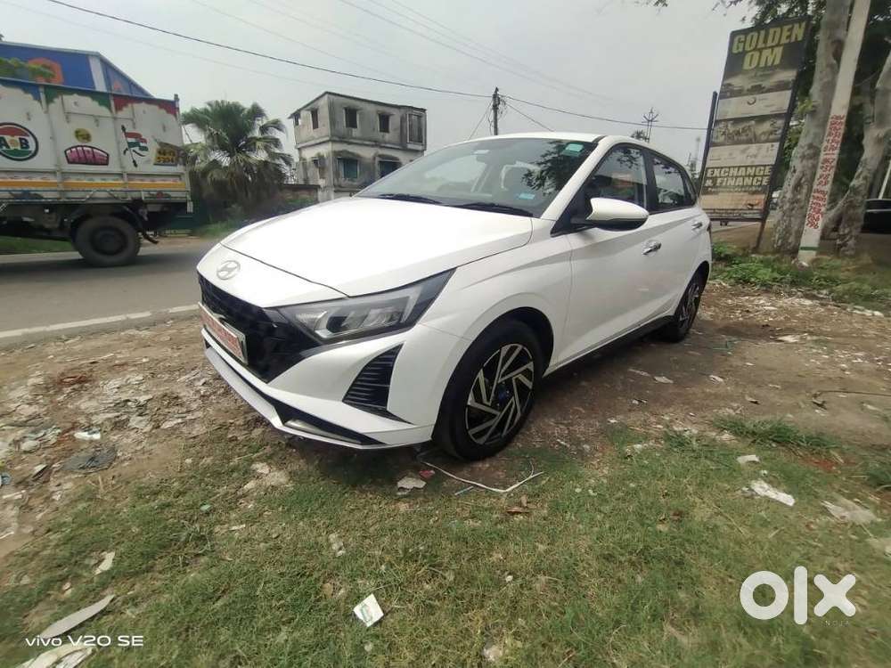 Hyundai I20 Asta (o) 1.2 Mt, 2024, Petrol