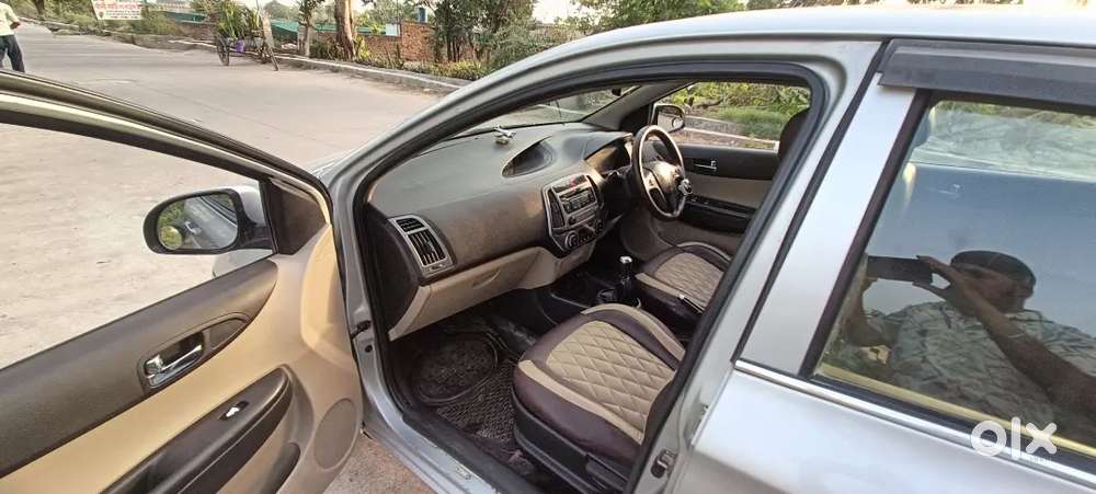 Hyundai I20 2013 Petrol 64000 Km Driven