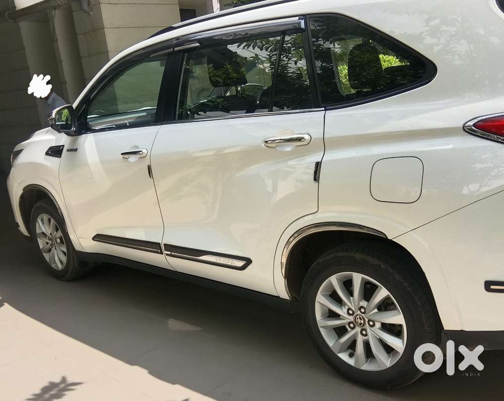 Toyota Innova Hycross 2.0 Vx (o) Hybrid 7 Str, 2023, Petrol