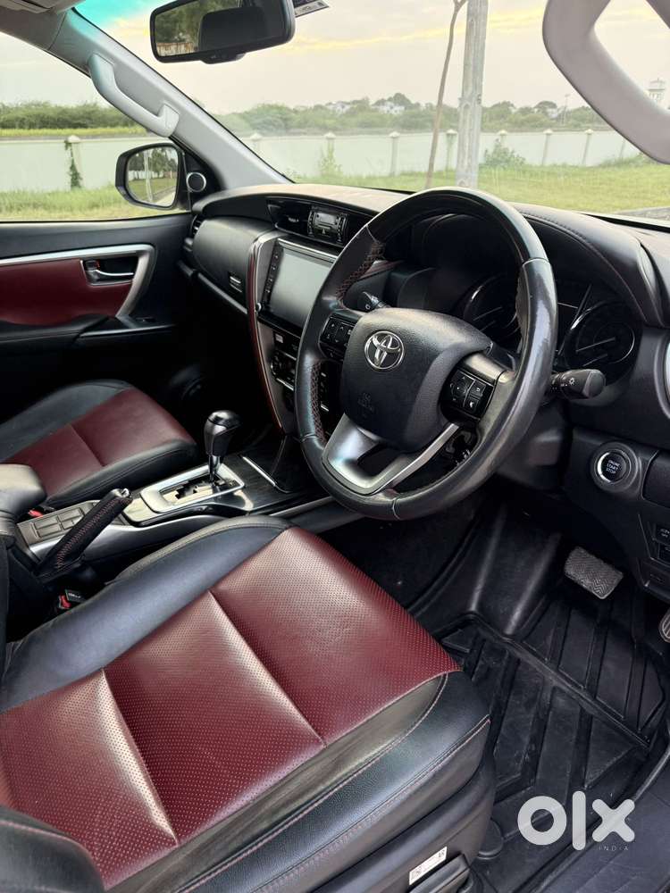 Toyota Fortuner Legender 4x2 At 2.8, 2024, Diesel