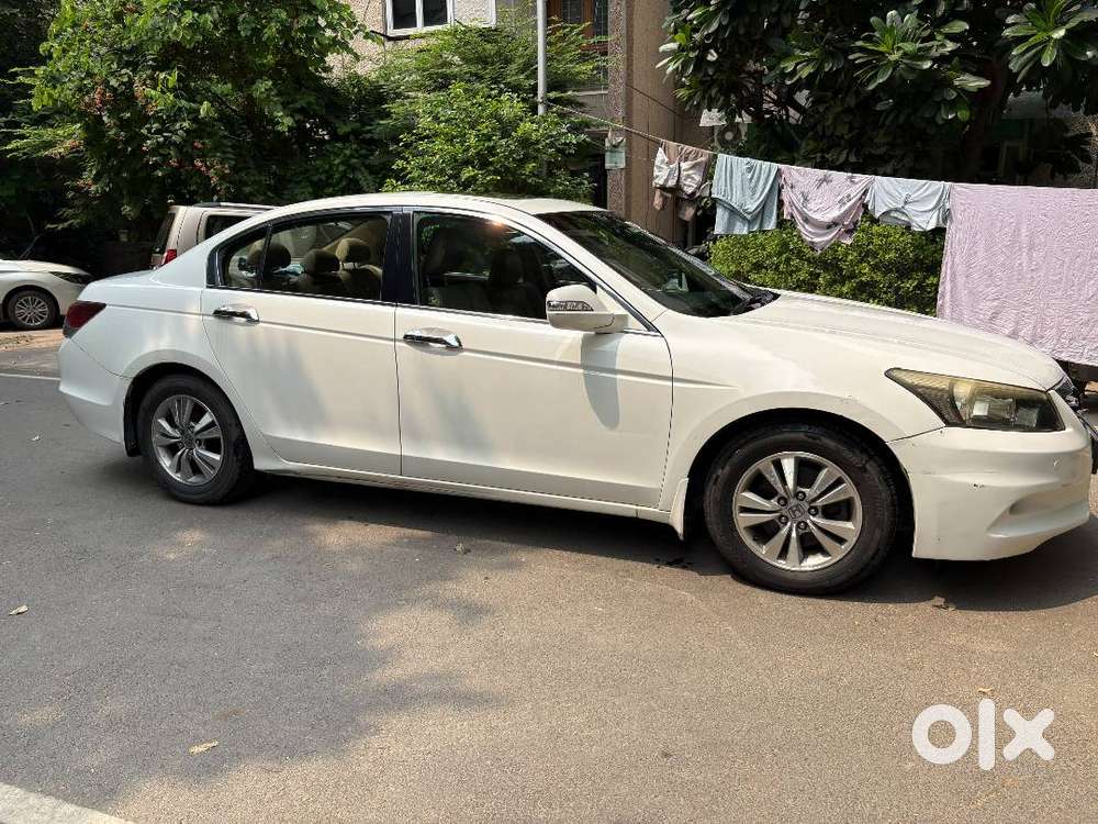 Honda Accord 2.4 At 2011 Model