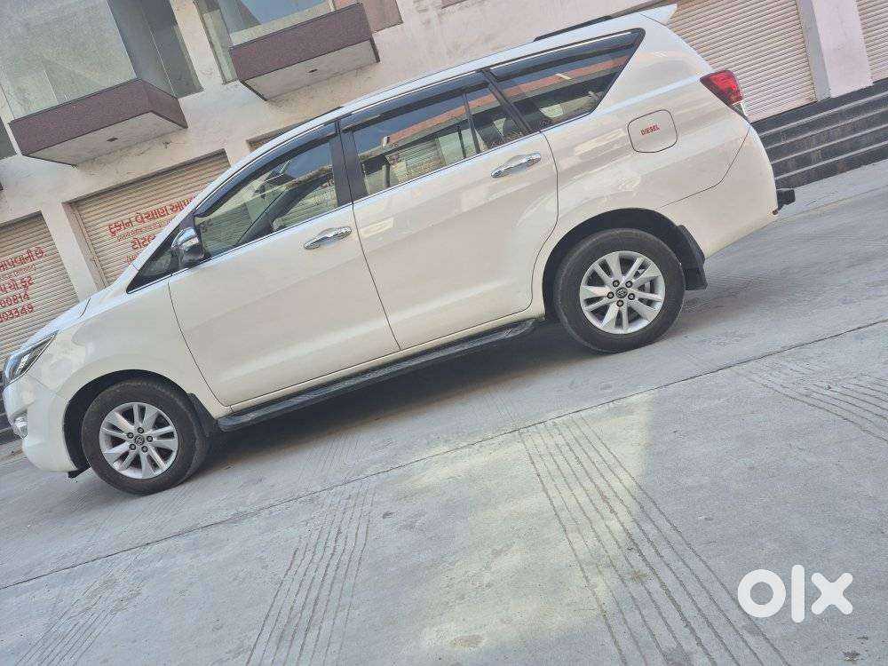 Toyota Innova Crysta 2.8z Automatic, 2017, Diesel