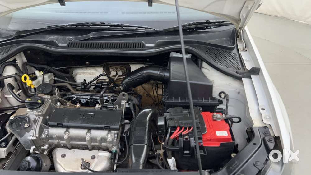 Volkswagen Polo Petrol Highline 1.2l, 2015, Petrol