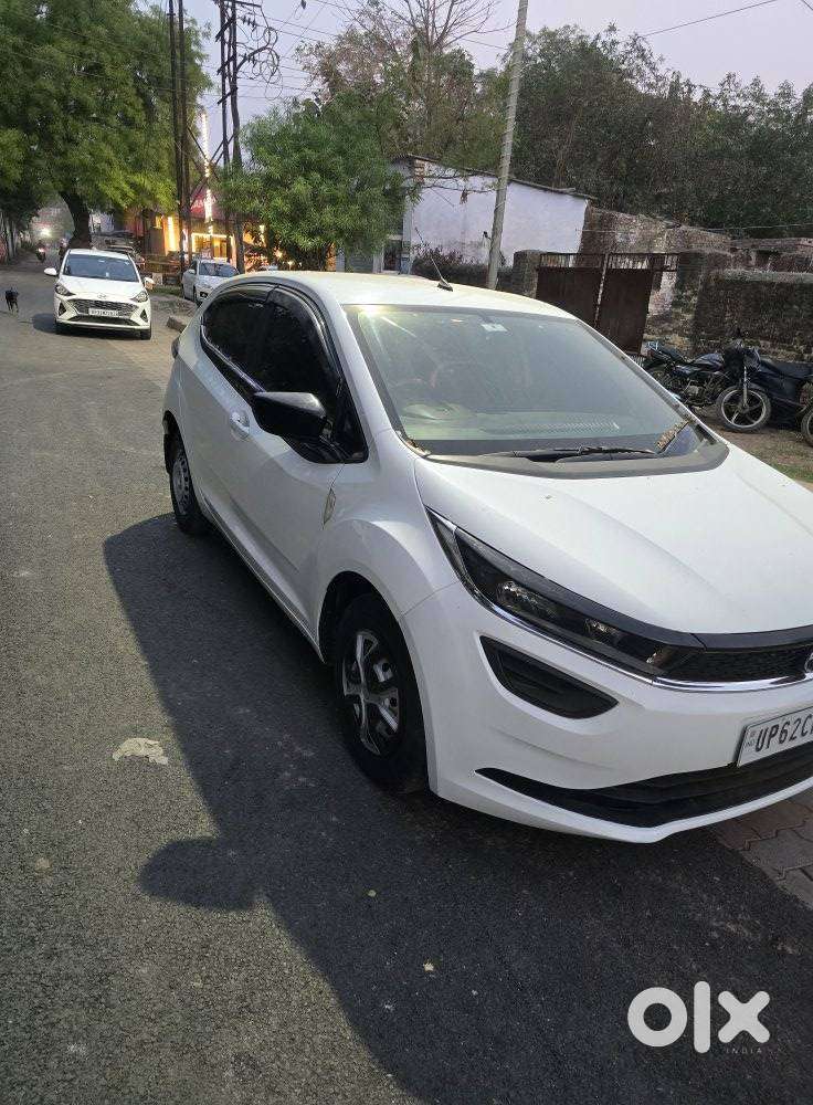 Tata Altroz 1.2 Xe, 2022, Petrol