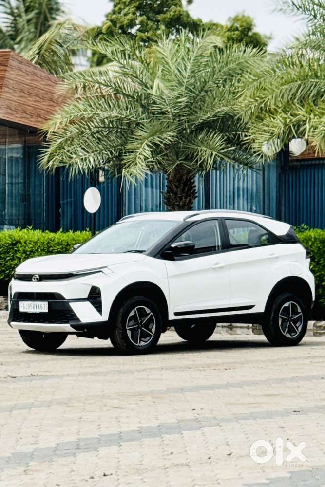 Tata Nexon Creative Plus 1.2 Revotron Petrol 7dca Dt, 2023, Petrol