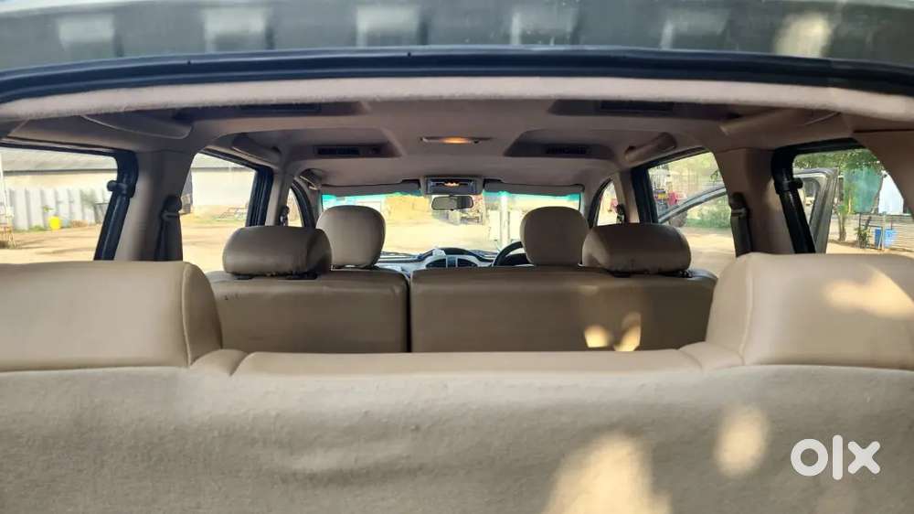 Power Full 8 Siter Car In Lowest Price Best Family Car