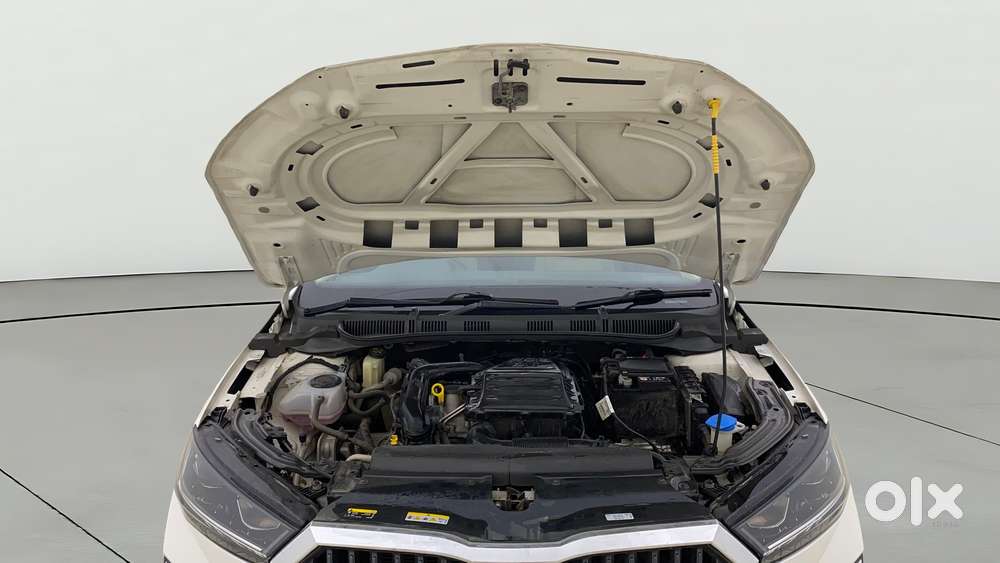 Skoda Slavia 1.0 Tsi Style At, 2024, Petrol