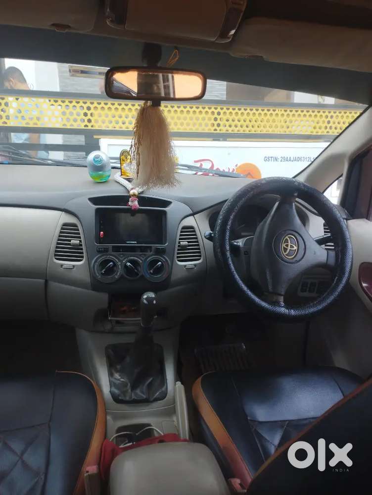 Toyota Innova 2011 Diesel 350000 Km Driven