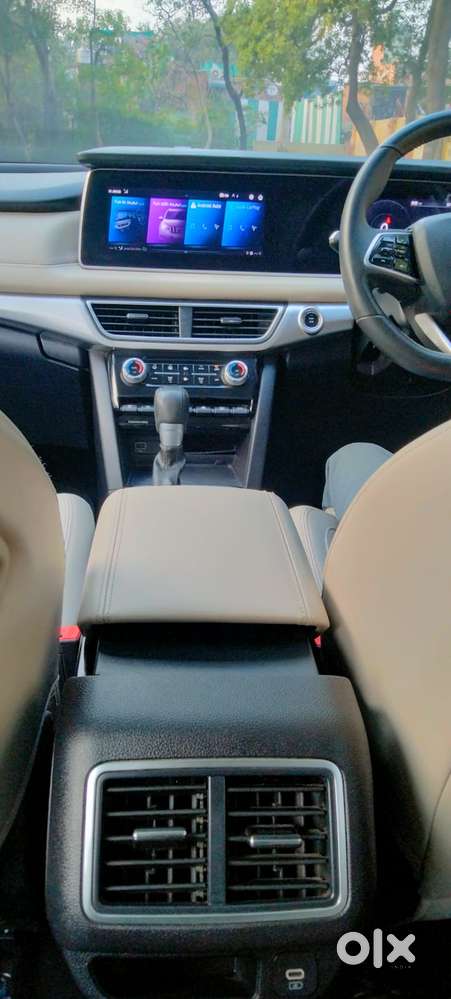 Mahindra Xuv700 2.2 Ax 7 Diesel At Str, 2022, Diesel