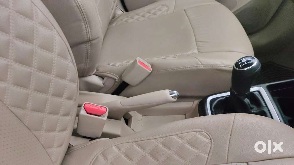 Maruti Suzuki Swift Dzire 1.2 Zxi Bsiv, 2017, Petrol