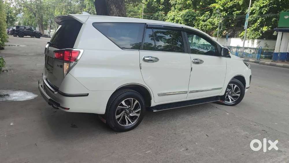 Toyota Innova Crysta [2020-ongoing] 2.4 Vx 8 Str, 2022, Diesel