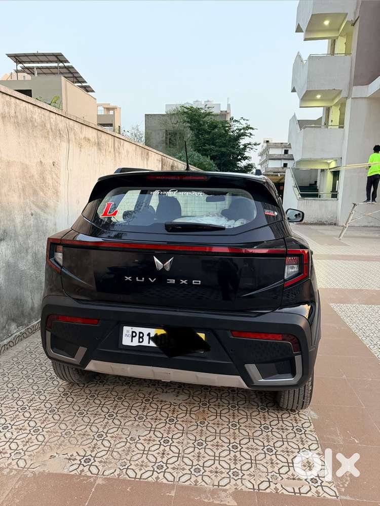 Mahindra Xuv 3xo Petrol 2025