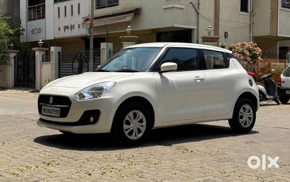 Maruti Suzuki Swift Vxi + Manual, 2022, Petrol