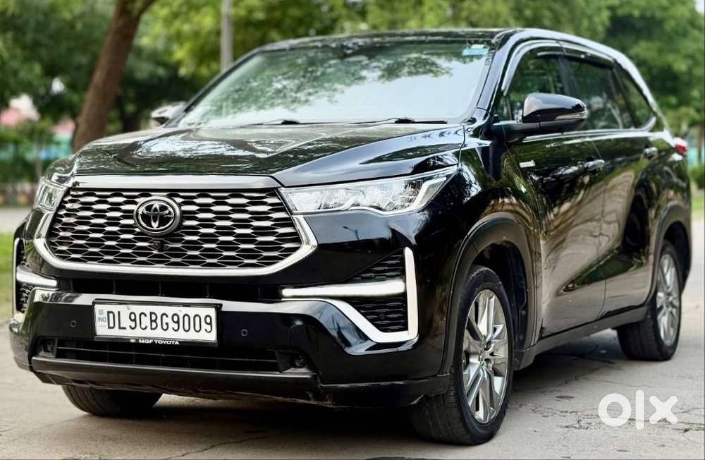 Toyota Innova Hycross 2.0 Zx (o) Hybrid 7 Str, 2025, Petrol